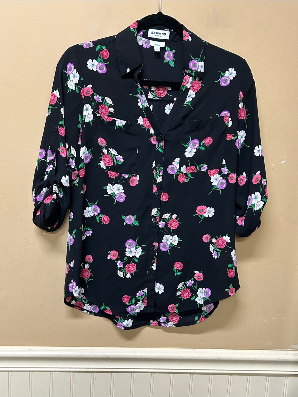 Express The Portofino Womens Blouse S Black Floral Button Down Shirt